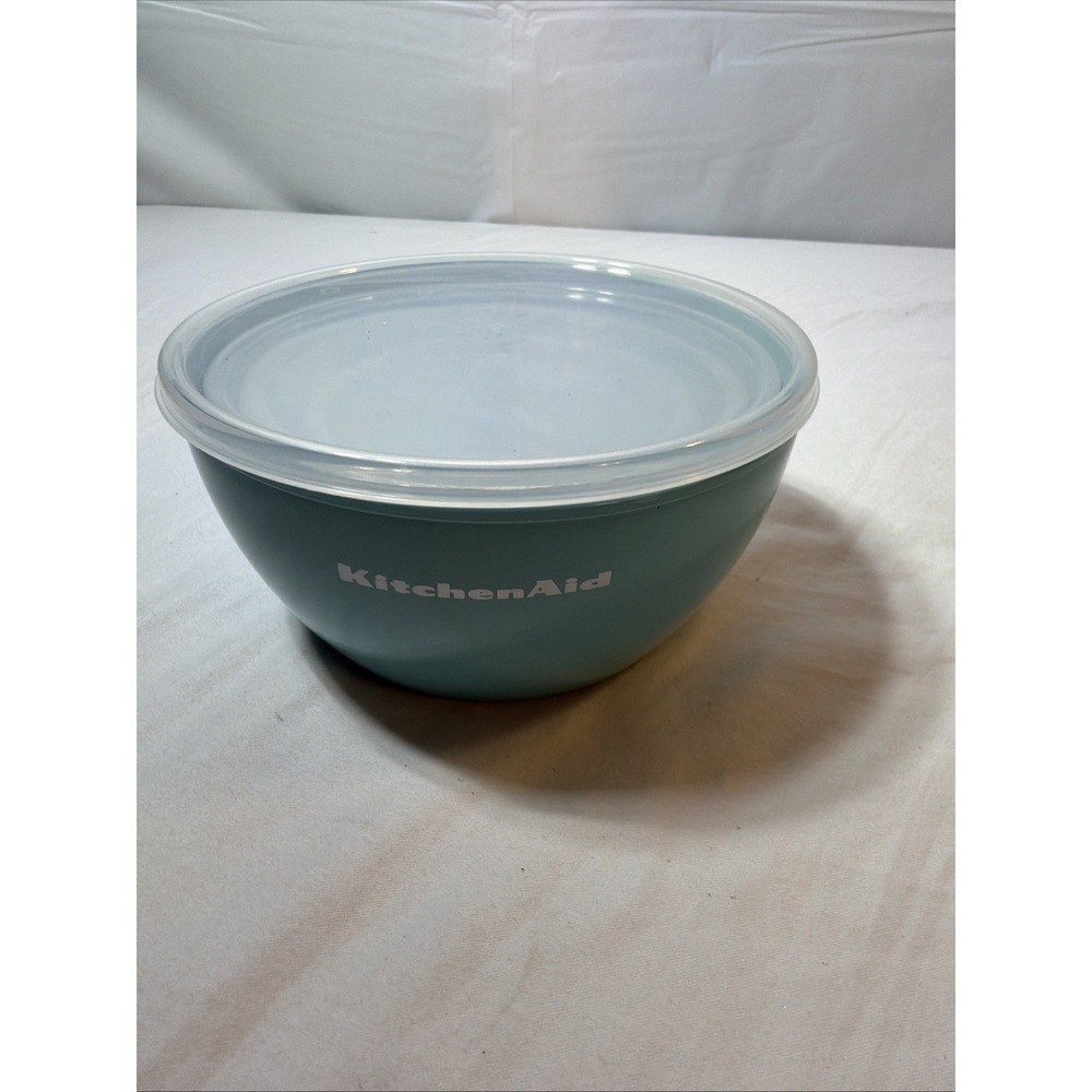 Set Of 4 Nesting Kitchen Aid Bowls W/ Lids - Picture 8 of 8